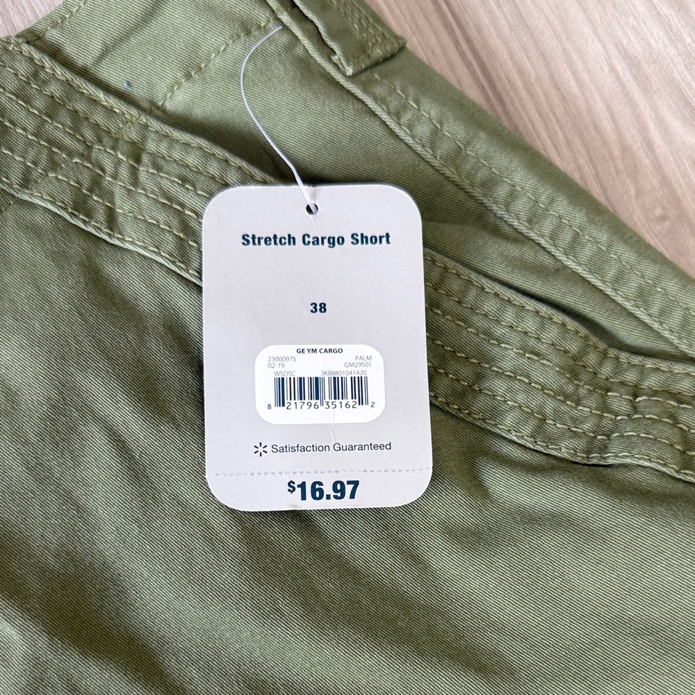George Men Olive Cargo Shorts - Picture 2 of 12